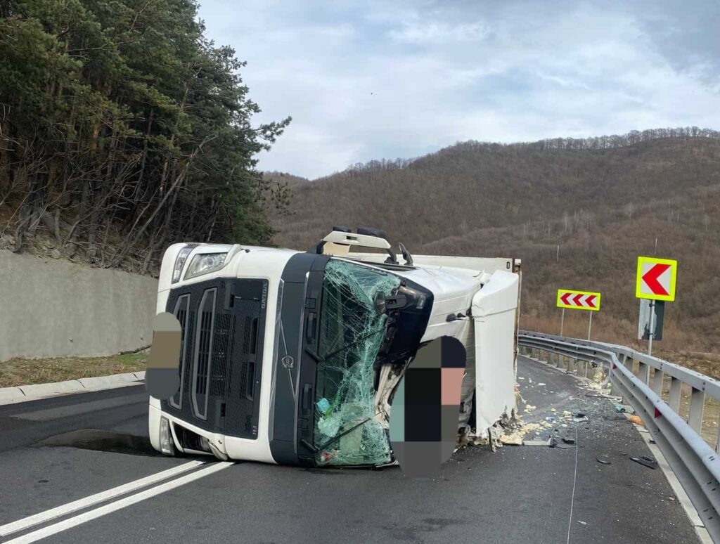 ARGES – UN TIR A BLOCAT DN7