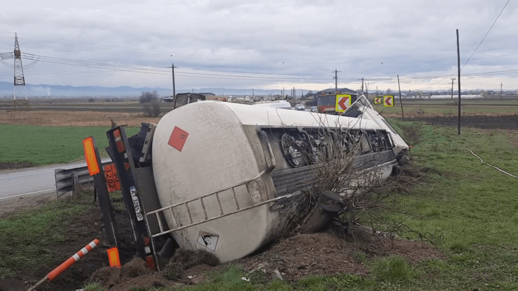 ACCIDENT RUTIER ÎN COMUNA VALEA MARE PRAVĂȚ