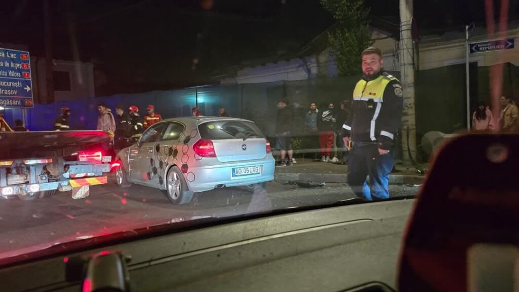Accident în Pitești provocat de o șoferiță de 18 ani