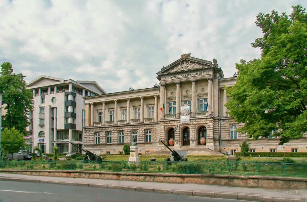 UN EVENIMENT DE MARCĂ LA MUZEUL JUDEȚEAN ARGEȘ