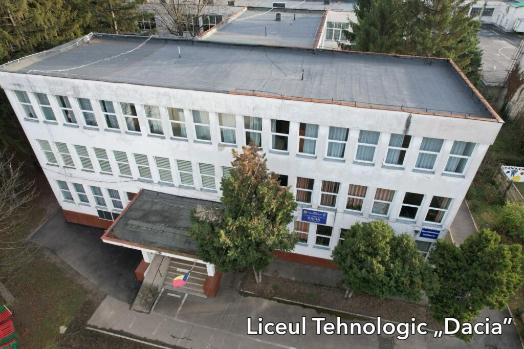 Două investiții majore în infrastructura educațională din Pitești! Au fost predate amplasamentele pentru demararea lucrărilor
