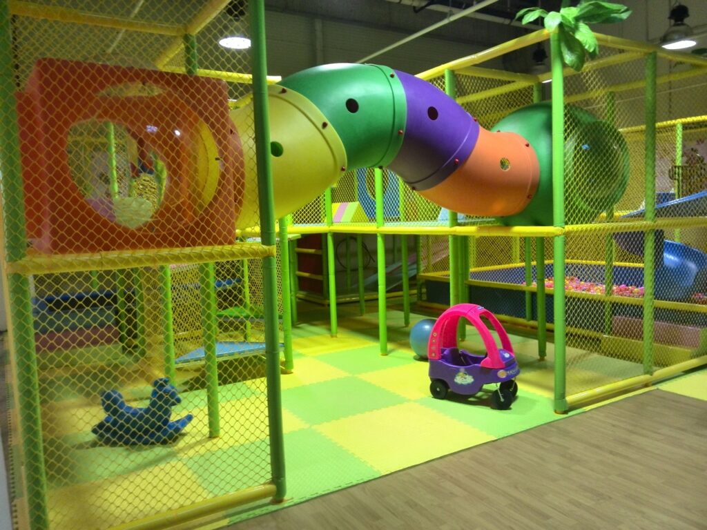 UN CONCEPT GÂNDIT PENTRU JOACĂ ȘI AMINTIRI