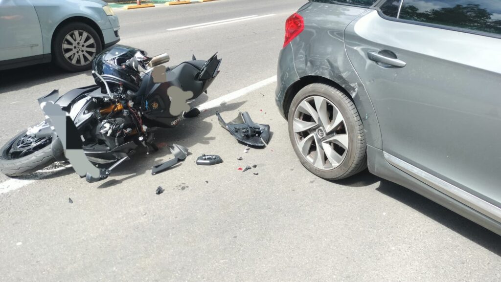 Accident grav în Pitești! Un motociclist a ajuns la spital