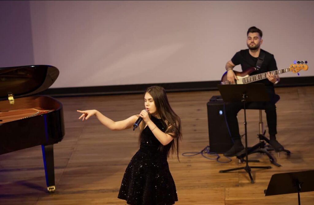 Diana Maria Stănciuleasa a primit marele trofeu al festivalului „Meikin Asia 2025!