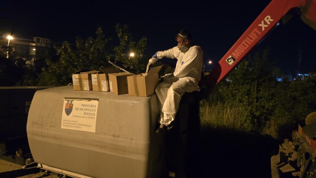 A doua trecere în cadrul acțiunii de dezinsecție a avut loc, în Pitești!