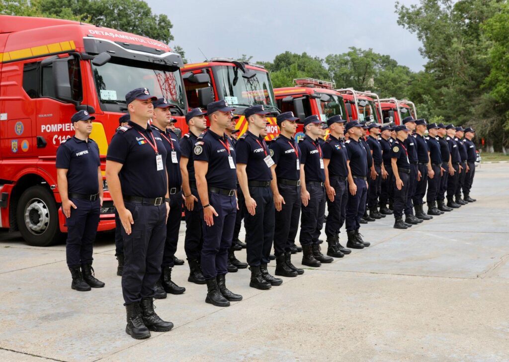 Pompierii români, în prima linie împotriva incendiilor din Grecia!