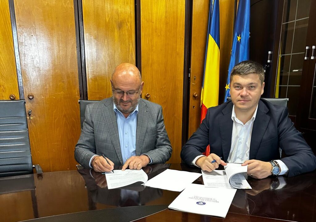 Președintele CJ Argeș a semnat contractul pentru consolidarea Centrului de Diagnostic!