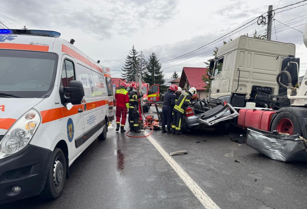 Tragedie în comuna Bascov. Trei persoane și-au pierdut viața într-un accident rutier