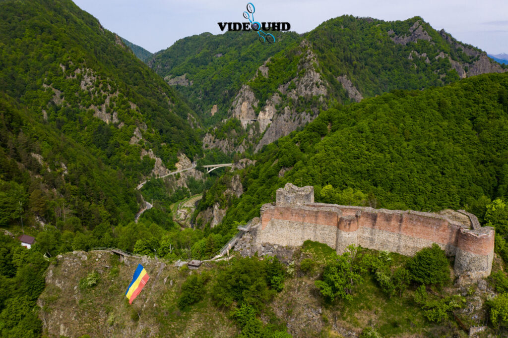 CURĂȚENIE ȘI SPECTACOL SPORTIV LA CETATEA POENARI