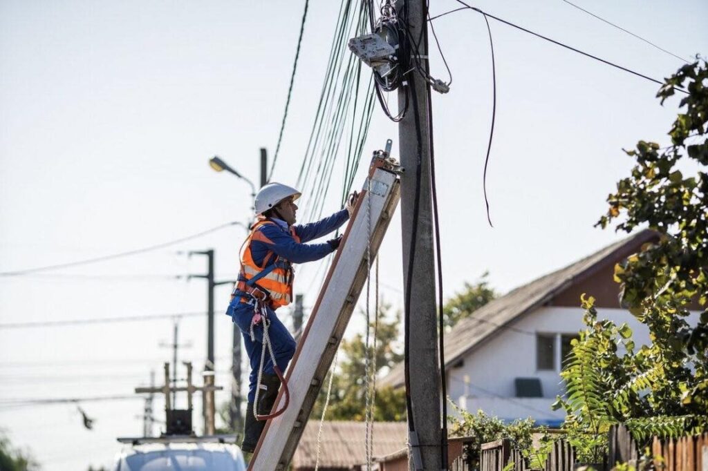 Pitești: întreruperi programate de energie electrică între 24 și 28 august