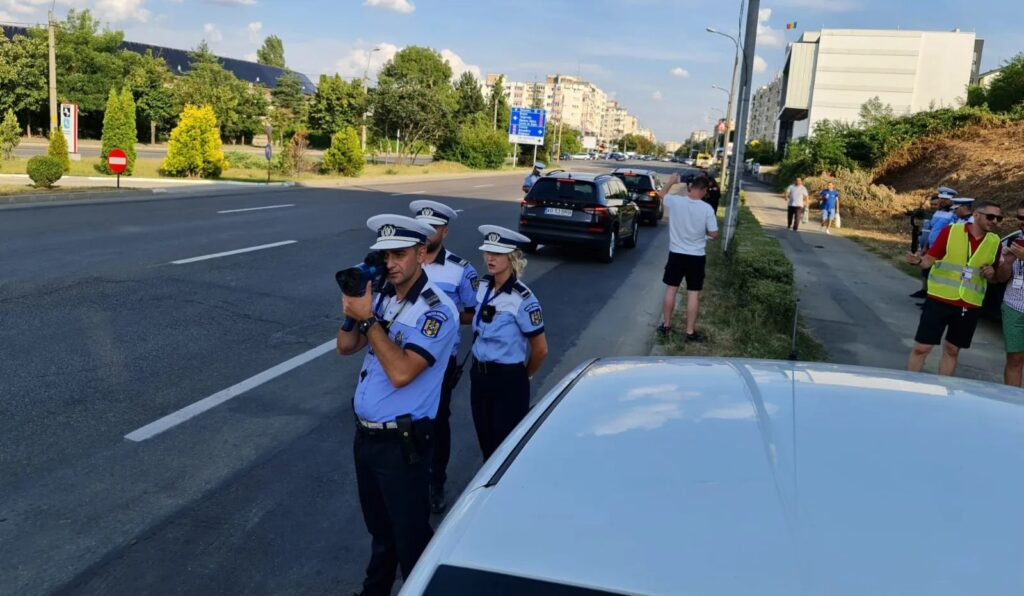 Acțiuni ample pe șoselele din Argeș în cadrul proiectului european ROADPOL Safety Days! Sute de șoferi testați și 14 permise reținute