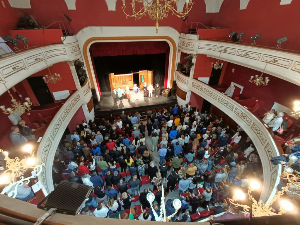 ARGEȘ – MÂINI DE AUR