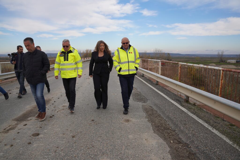 Podul din comuna Căteasca, aproape de final! Lucrările de consolidare progresează rapid