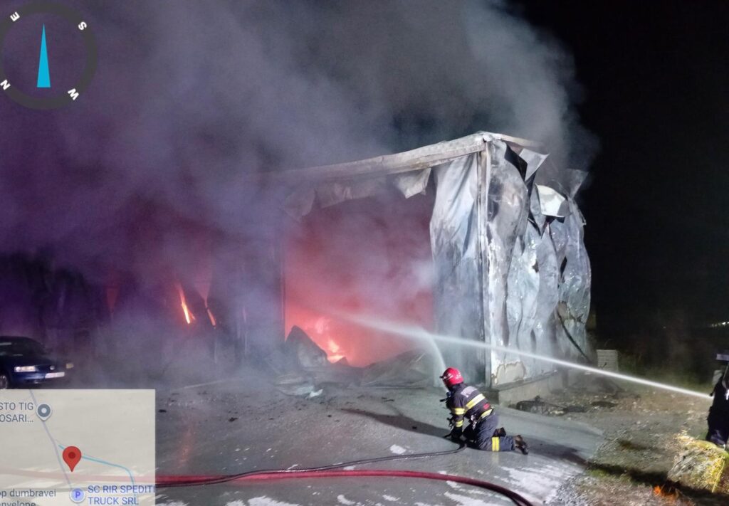 Incendiu devastator la o hală din Albota!