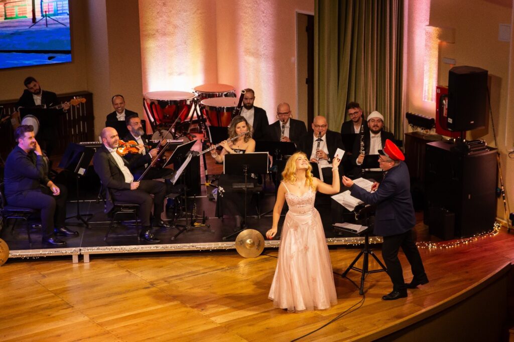 MAGIE VIENEZĂ LA FILARMONICA PITEȘTI