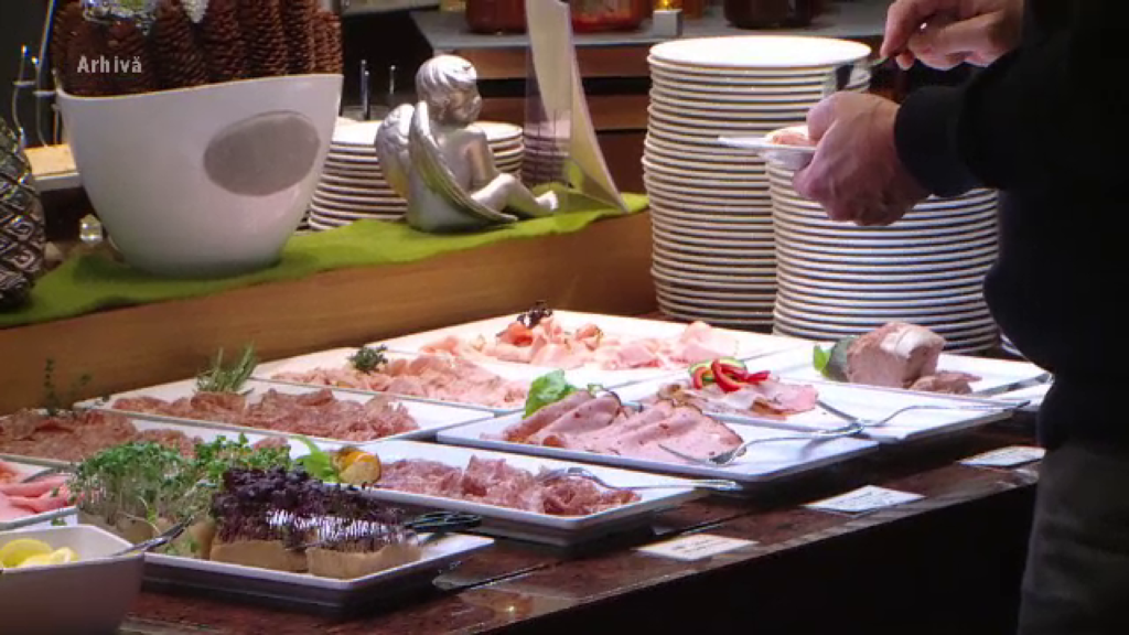 RISIPA DE MÂNCARE DUPĂ SĂRBĂTORI – CUM PUTEM SALVA PREPARATELE FESTIVE