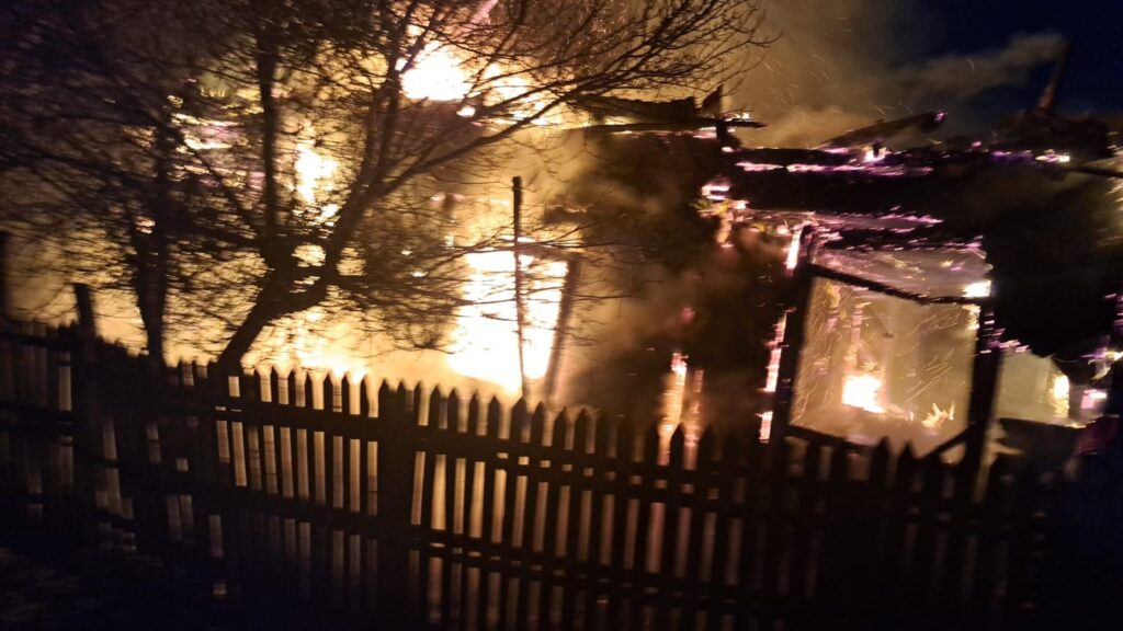 Tragedie la Drăganu! Femeie de 93 de ani găsită decedată în urma unui incendiu izbucnit la propria locuință