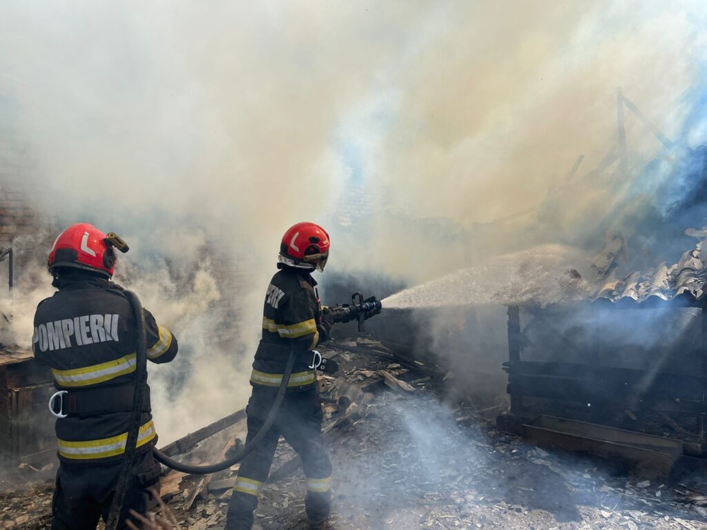 Incendii și intervenții în Argeș: 142 de situații de urgență în patru zile