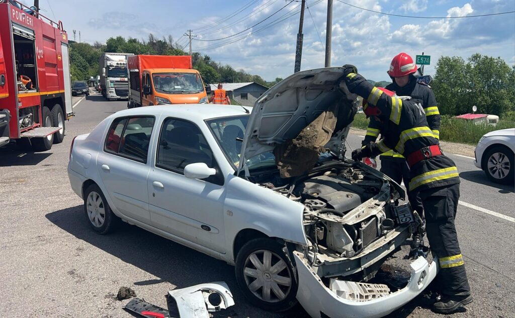 Accident cu trei victime la Dârmănești și mașini cuprinse de flăcări pe șoselele din Argeș!