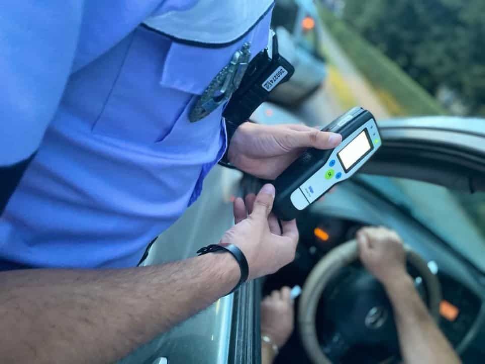 Un șofer din Pitești a fost prins conducând sub influența drogurilor, fapt confirmat ulterior de analizele de laborator.