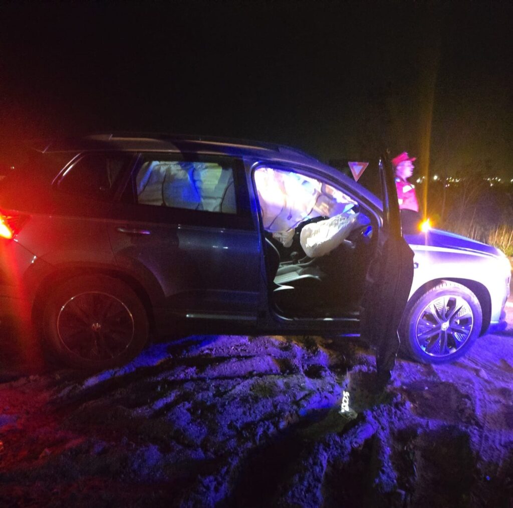 Noapte de foc pentru pompieri! Incendiu violent în Topoloveni și accidente pe șoselele din Argeș