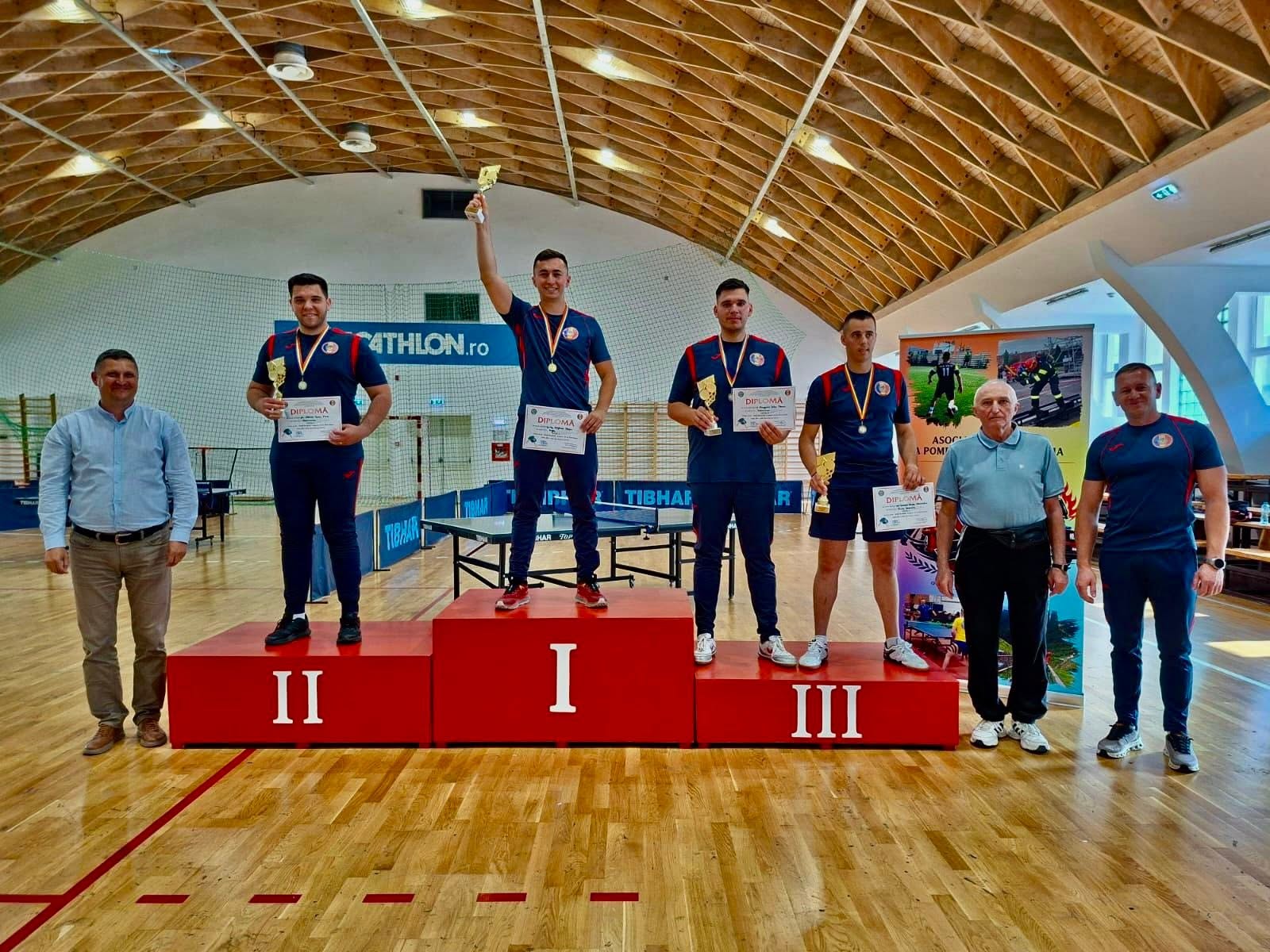 Triplu campion! Pompierul argeșean Ștefan Tonghioiu, din nou pe cea mai înaltă treaptă a podiumului la Campionatul de Tenis de Masă