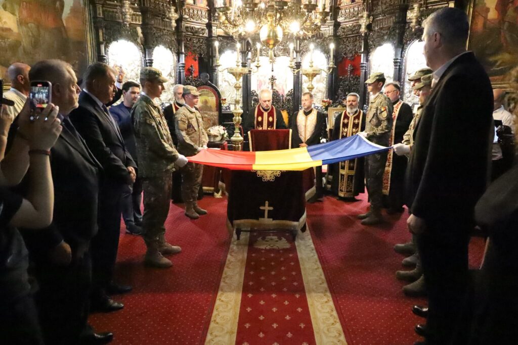 Tricolorul, celebrat cu onoruri la Pitești. Ceremonii militare și religioase de Ziua Drapelului Național