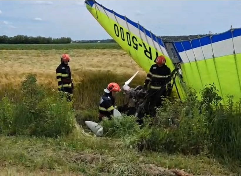 Argeș – Aterizare forțată cu un motodeltaplan! Pilotul a fost rănit și a transportat de urgență la spital
