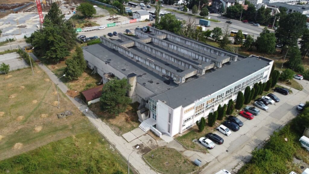 Investiție de aproape 30 de milioane de lei la Pitești! S-a semnat contractul pentru consolidarea și modernizarea Sălii Sporturilor Trivale