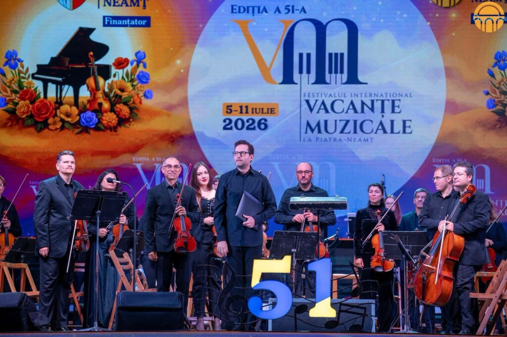 Succes remarcabil în țară: dirijorul Tiberiu Dragoș Oprea, aplaudat la Festivalul „Vacanțe Muzicale” de la Piatra-Neamț!