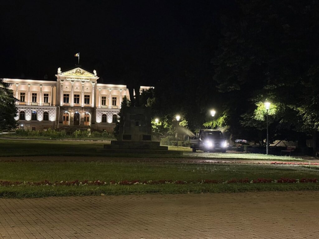 Piteștiul intră în „asediul” țânțarilor și căpușelor! Primăria anunță o amplă dezinsecție în tot orașul