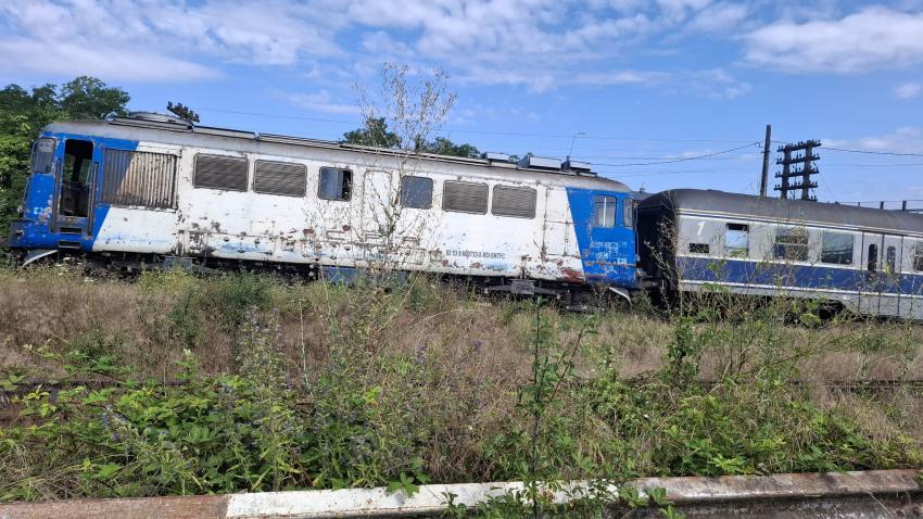Tren blocat la bariera Bănănăi din Pitești din cauza lipsei de combustibil