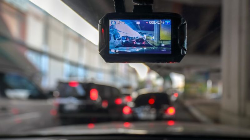 Camere obligatorii pe mașinile noi din UE din 2026