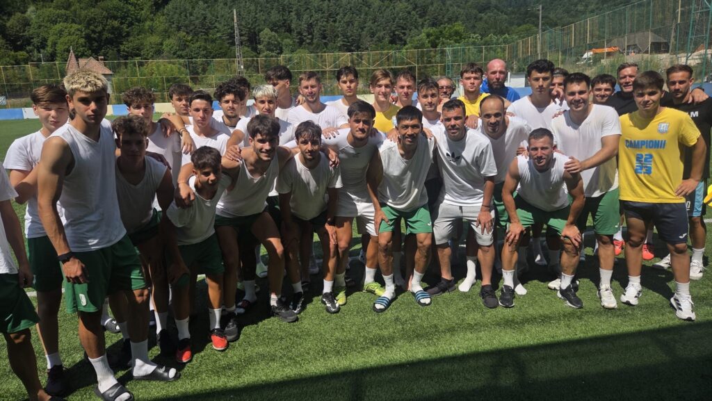 Dan Nistor, vizită la antrenamentul echipei ARO Câmpulung. Liderul meciurilor din Superligă se află în vacanță în Muscel