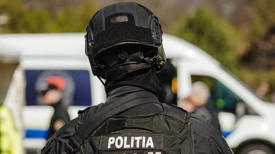 Investigație amplă la CFR: Milioane de litri de motorină furată și pontaje fictive, vizate de opt percheziții în Argeș și Olt