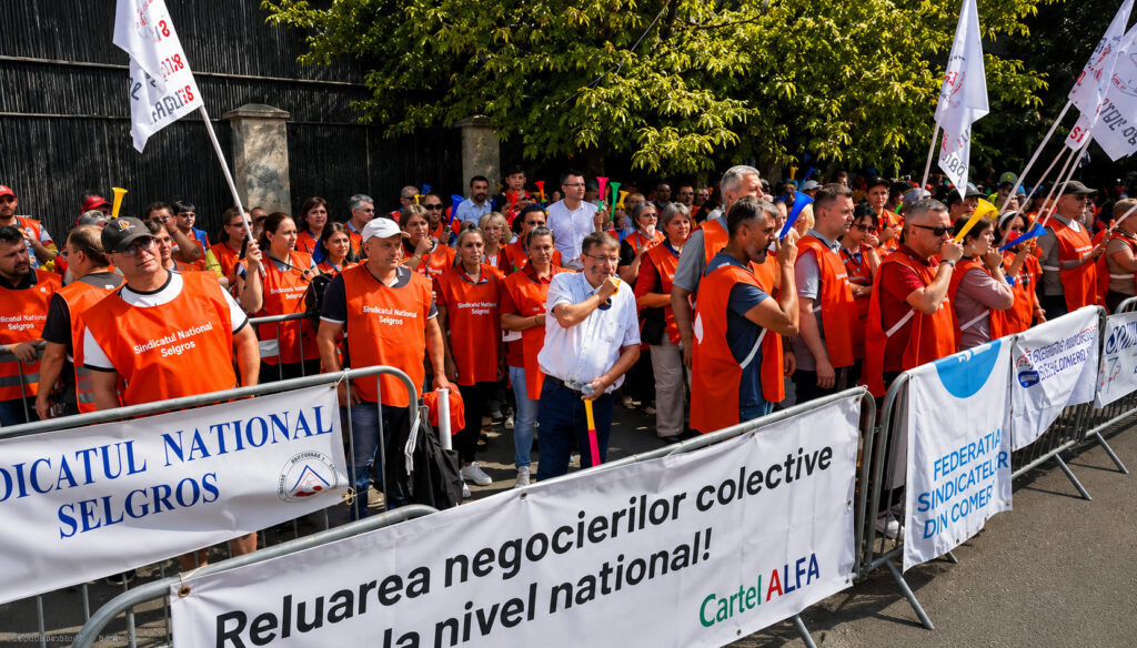 Proteste la Ministerul Muncii pentru creșterea salariului minim