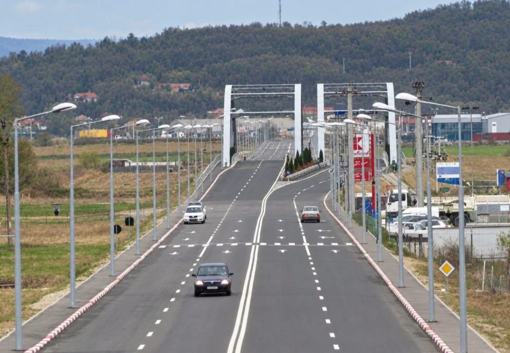 Atenție, șoferi! DN73 se închide la noapte la Piscani. Traficul greu, deviat prin Mioveni