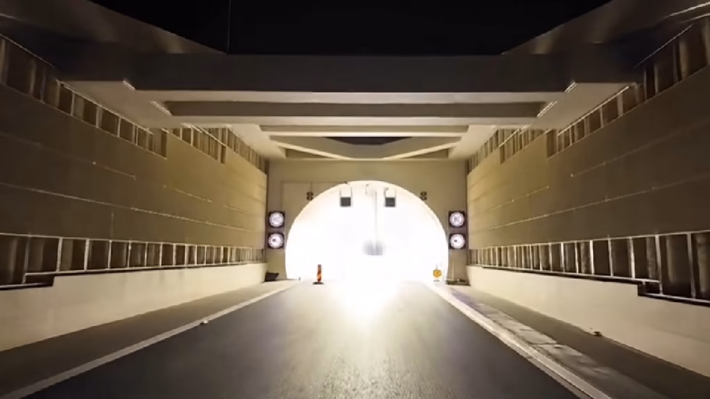 Tunelul Momaia, primul tunel inteligent de pe o autostradă din România