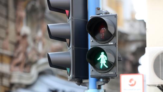 Semafoare oprite temporar în două zone din Pitești