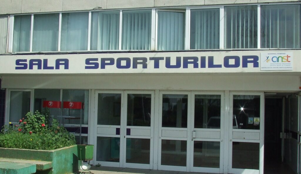 Pitești investește peste 1,1 milioane de lei într-un teren sportiv