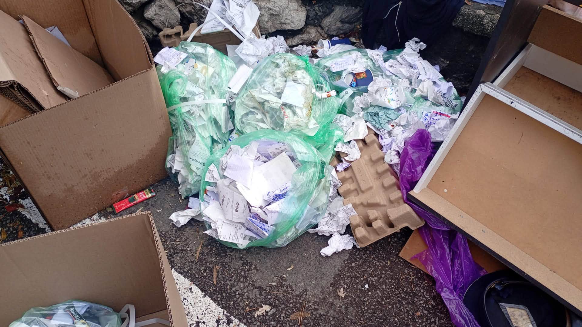 Sancțiune drastică pentru gunoi aruncat ilegal în Găvana: Cum a fost identificat vinovatul de Poliția Locală Pitești
