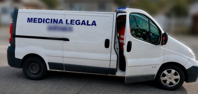 Un bărbat de 31 de ani, descoperit decedat într-o clădire din Pitești